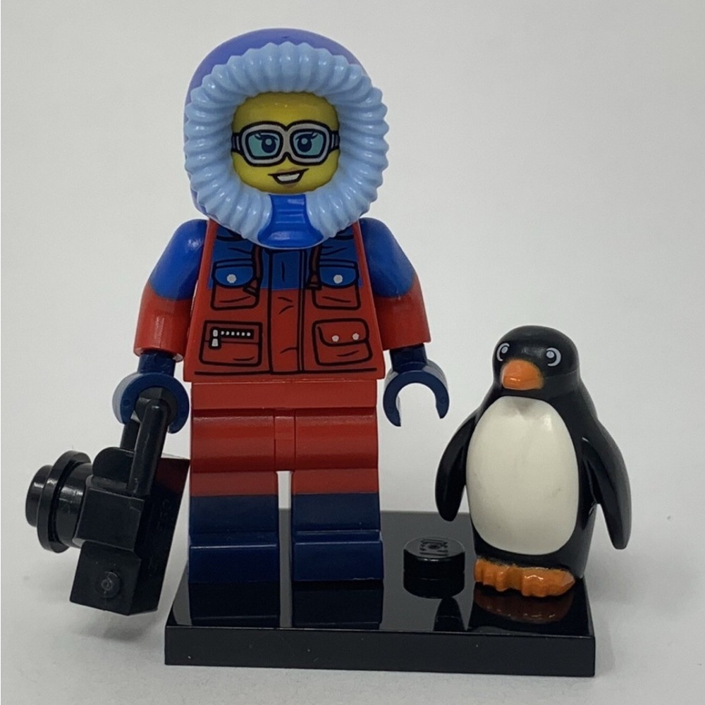 Wildlife Photographer collectible minifigure from LEGO Series 16
